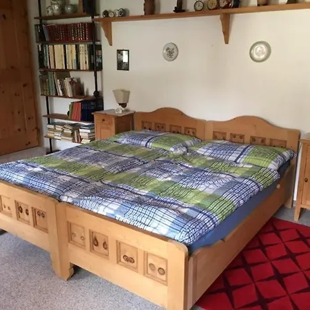 In Schoenem Engadinerhaus *