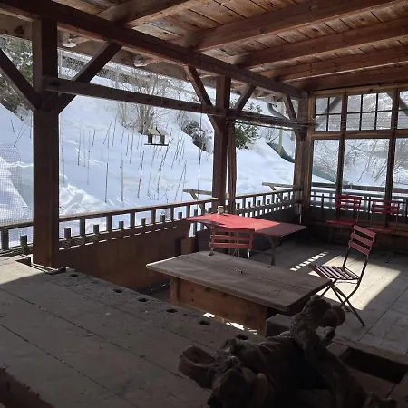 In Schoenem Engadinerhaus シュクオル