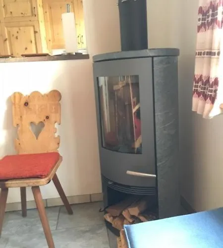 In Schoenem Engadinerhaus Appartement Scuol